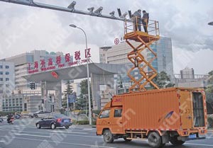 剪叉式高空作業(yè)平臺(tái)使用圖